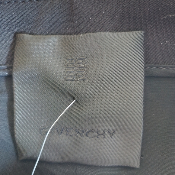 Givenchy NWT FR 36 (US 4) wrap buckle mini skirt, authentic - Picture 11 of 16